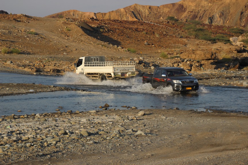 Wadi crossing / Yanqul>Sohar /  / OMN